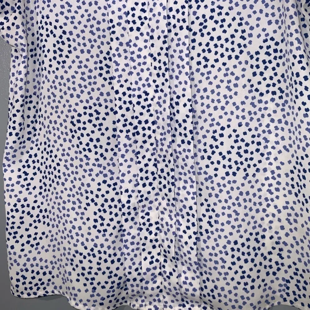 Express Blue~White Polka Dot Cap Sleeve Keyhole Front Business Blouse SP - Image 5