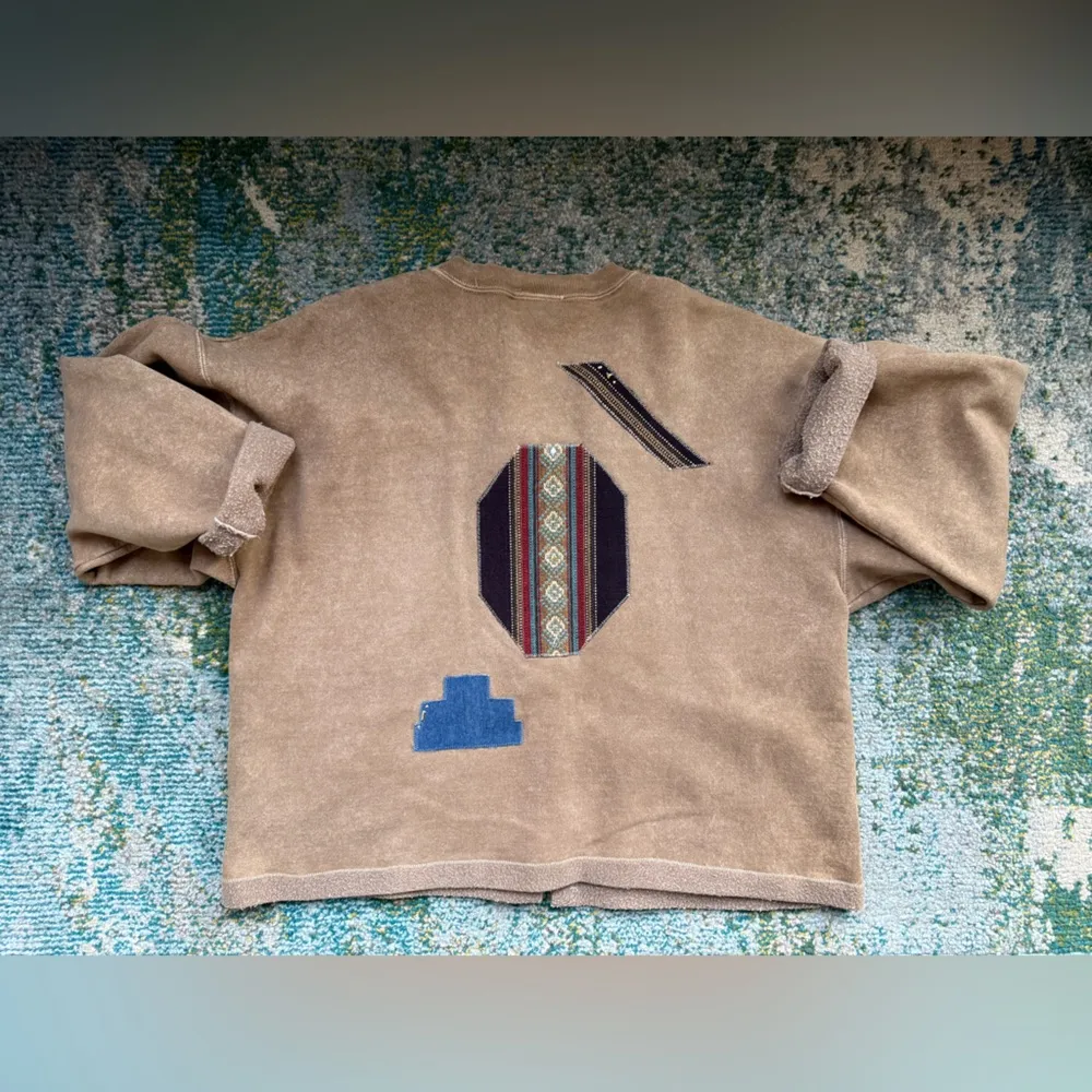 Vintage 90s Creative Coyote denim beaded appliqué button sweatshirt, size large Tan - Image 10
