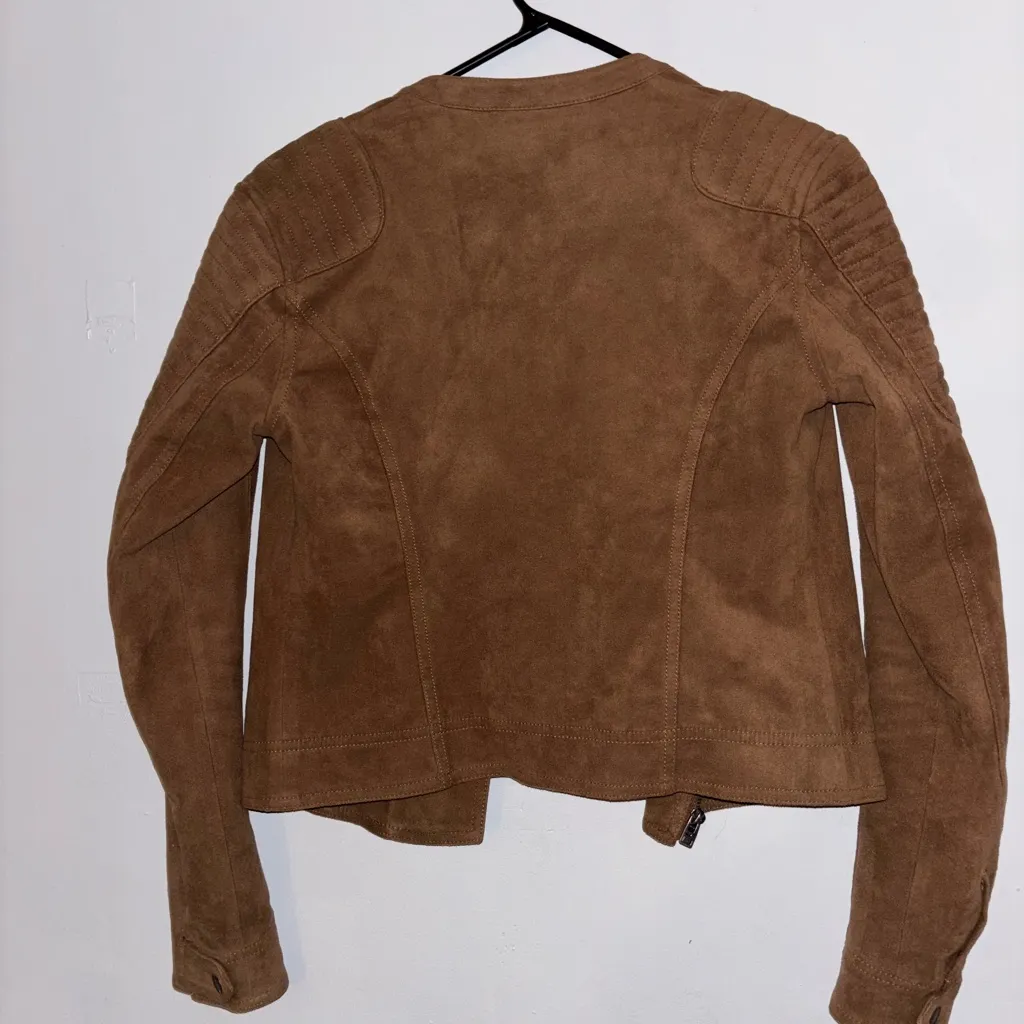 Hollister Women's Tan Suede Jacket - Image 8