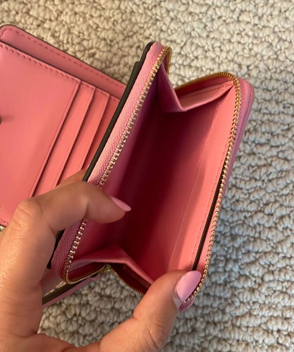 Tory Burch Kira chevron Bi-Fold Wallet - Image 5