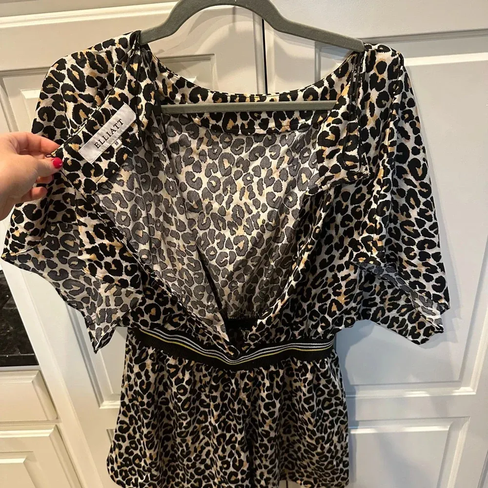 Elliatt  Karma Playsuit Size Medium - Image 3
