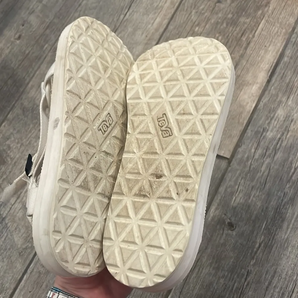 Teva Cream Adventure Sandals with Adjustable Straps - Image 4