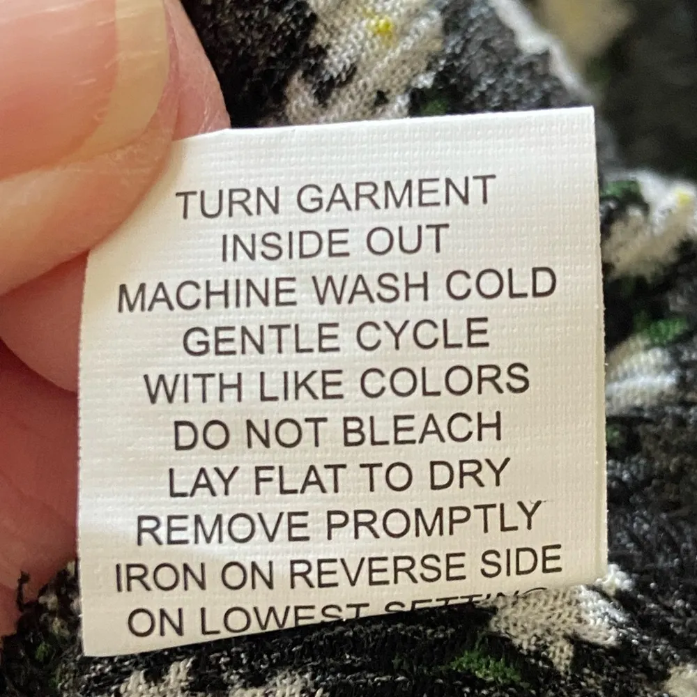 NY Collection Floral Tiered Maxi Dress Black with White and Yellow Daisy Print - Image 6