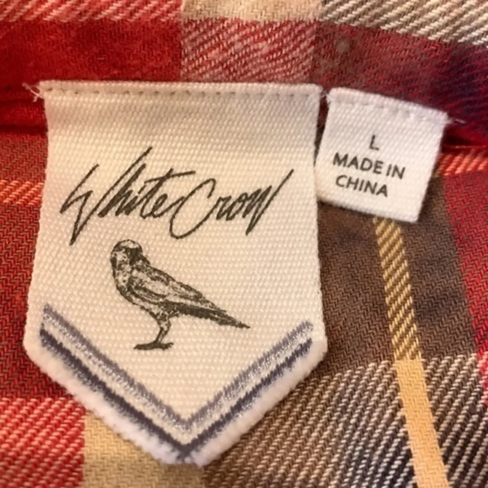 White Crow from The Buckle plaid flannel shirt with crochet side detail Jr L - Image 4