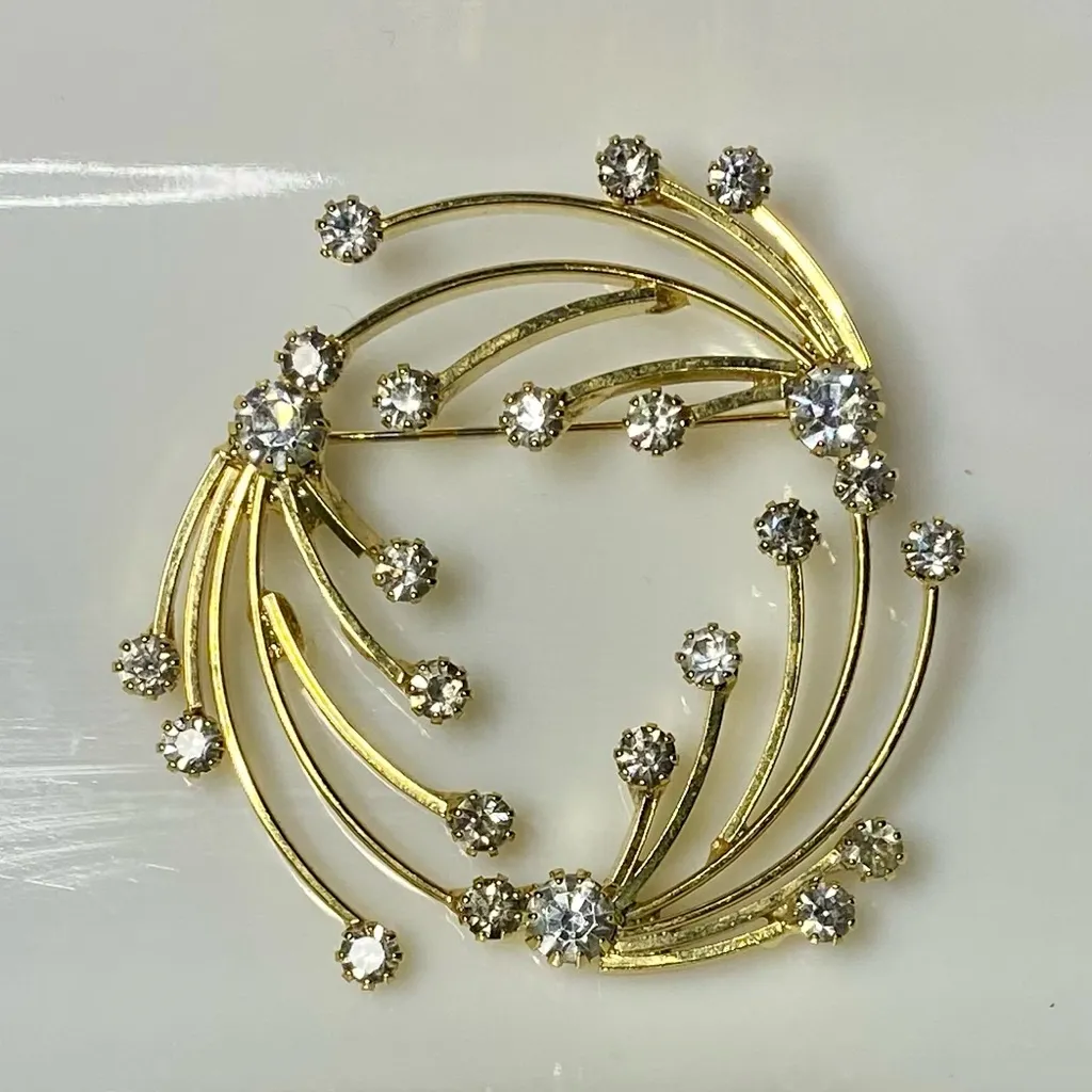 Vintage Gold Tone Bird’s Nest Swirl Brooch with Clear Rhinestones - Image 4