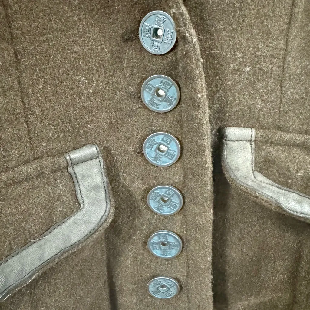 Da-nang  Black Jacket with Gray Trim - Image 3