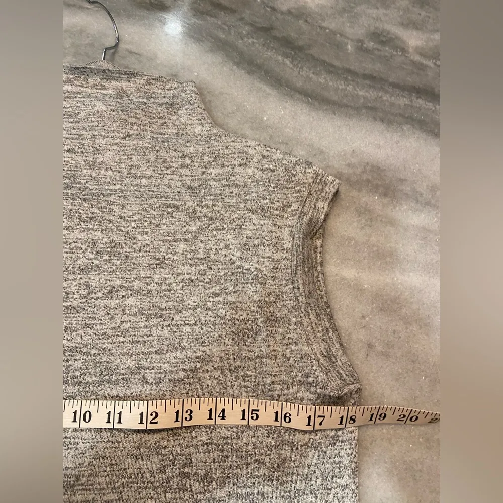 Tahari Size M Gray Heather Mock Drape Neck Sleeveless Knit Pullover Top - Image 6