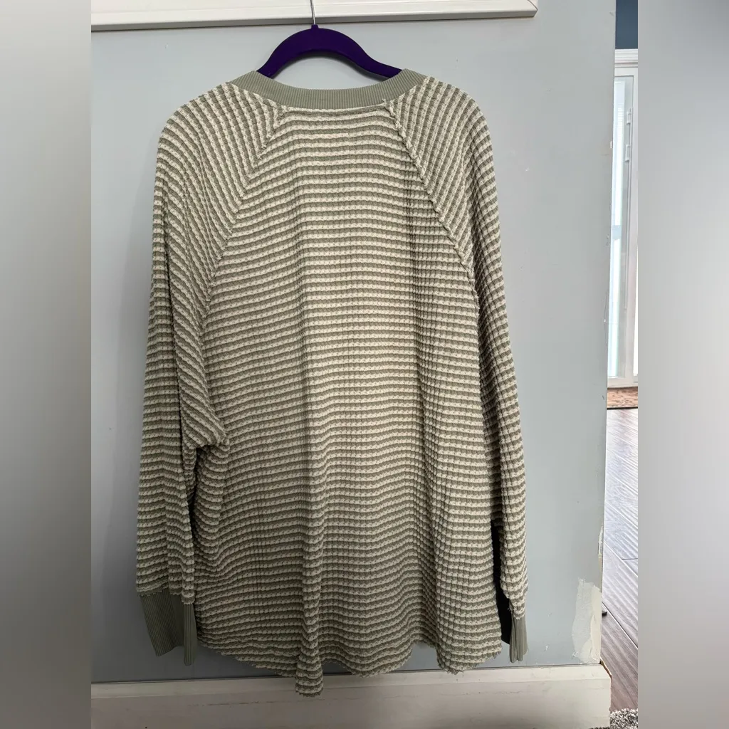 American Eagle waffle sweater - Image 2