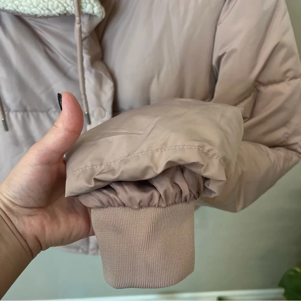 BDG sherpa lining puffer jacket, blush pink, cropped, size S - Image 10
