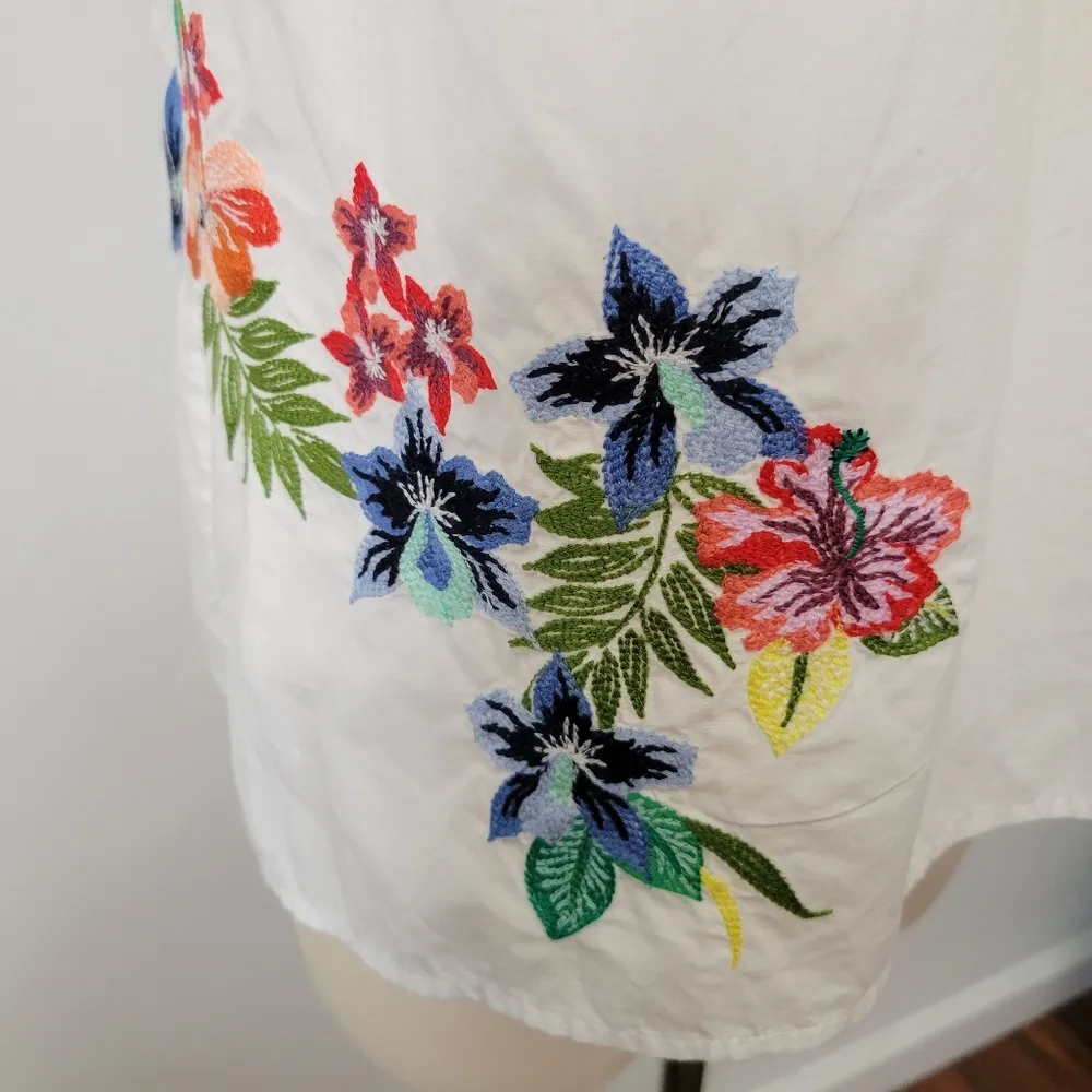 Talbots white embroidered off shoulder blouse size mp - Image 4