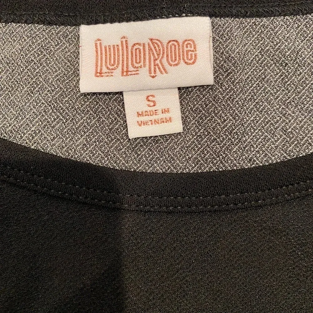 Lularoe Bodycon fitted dress‎ below knee size small elegant red and gold roses - Image 7