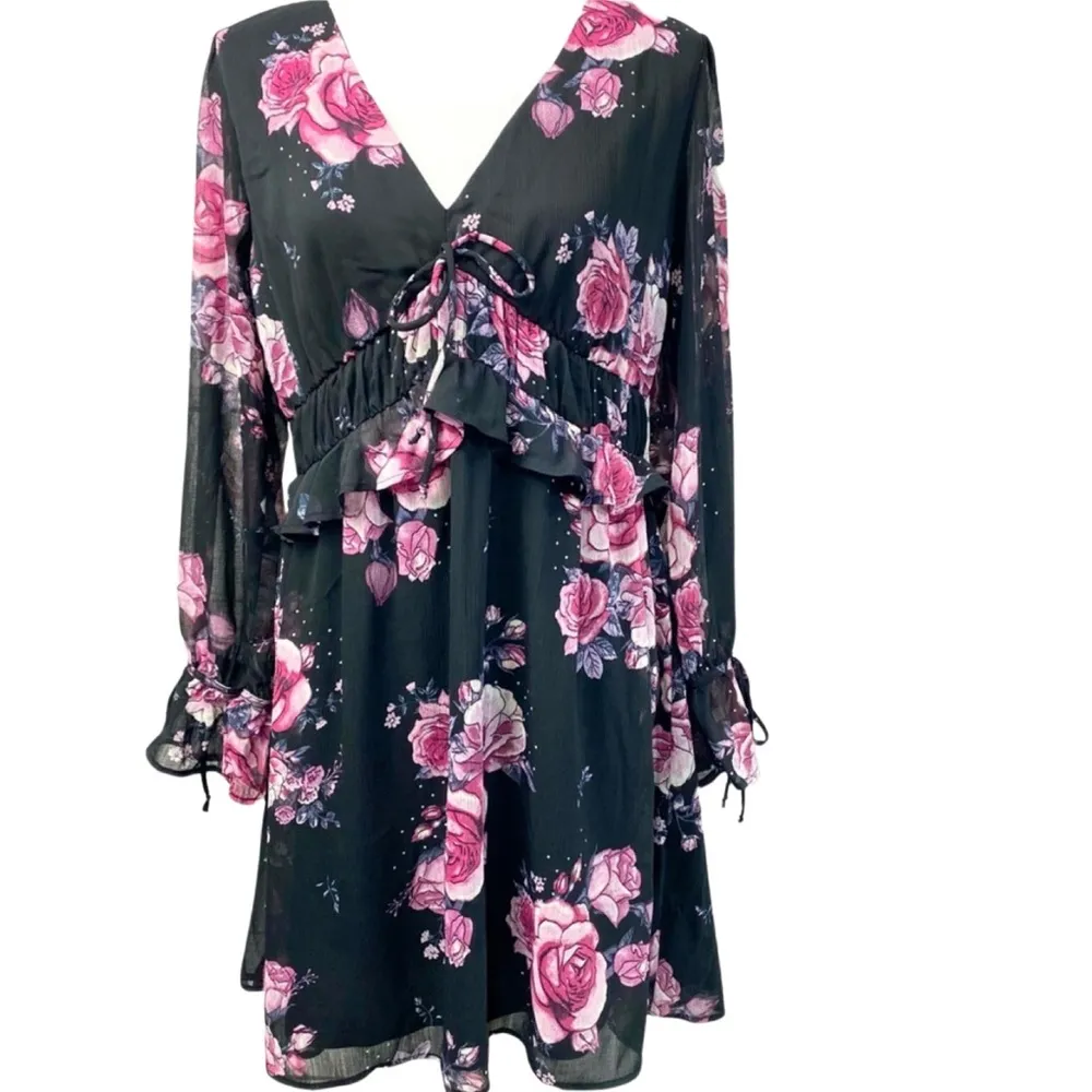 Long bell sleeve black and pink ruffle vneck floral dress size small - Image 3