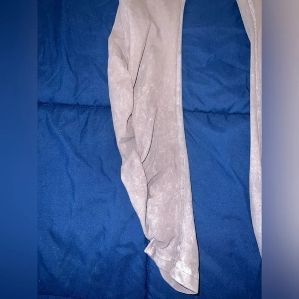 Lululemon Inner Glow Tight Sz‎ 6 In Washed Half Moon - Image 4