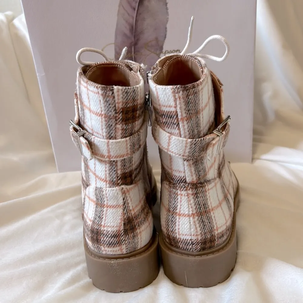 combat boot cap-toe white & brown plaid print size 8 NIB - Image 8