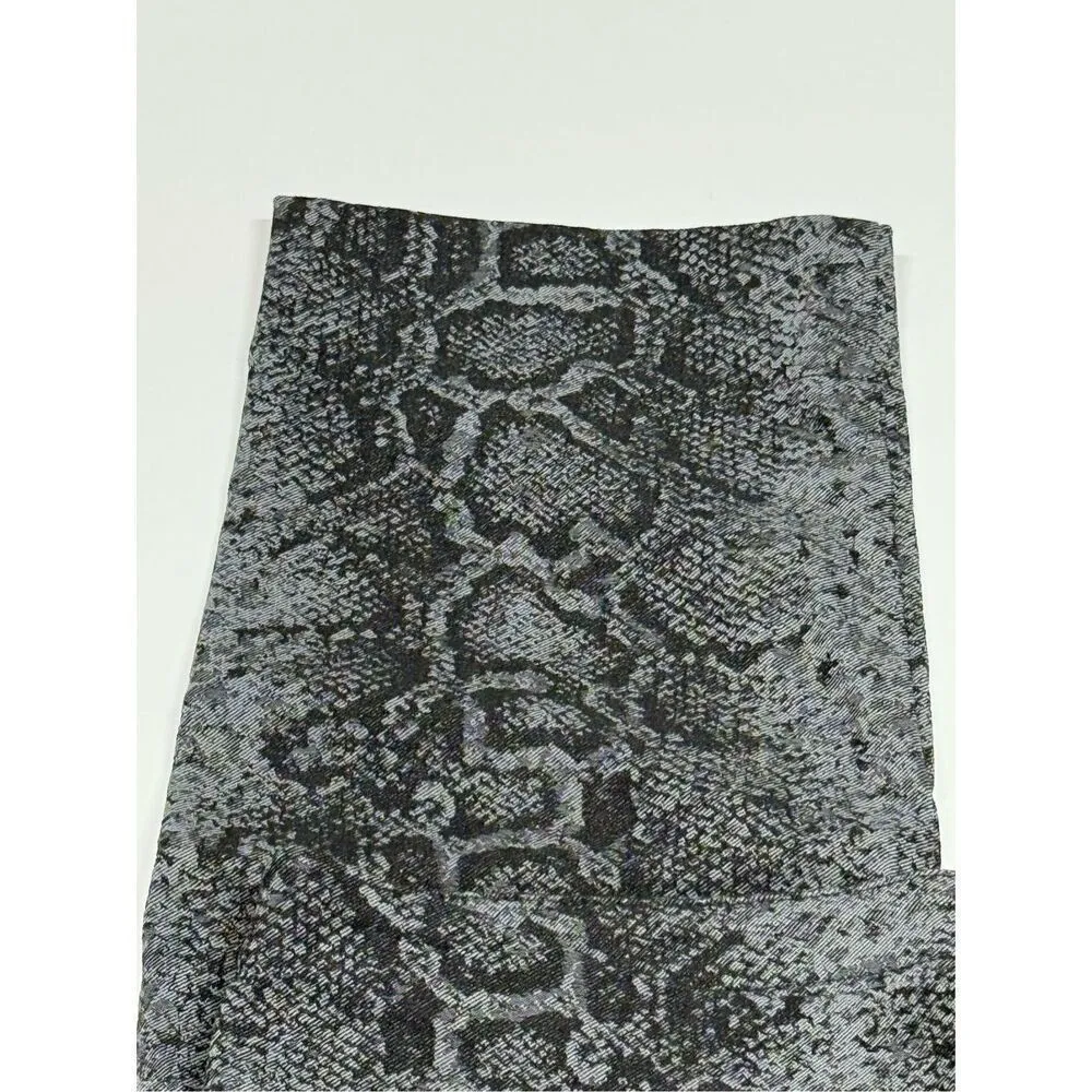 Susan Graver Side Zip Crop Snakeskin Print Size 4 Petite - Image 6