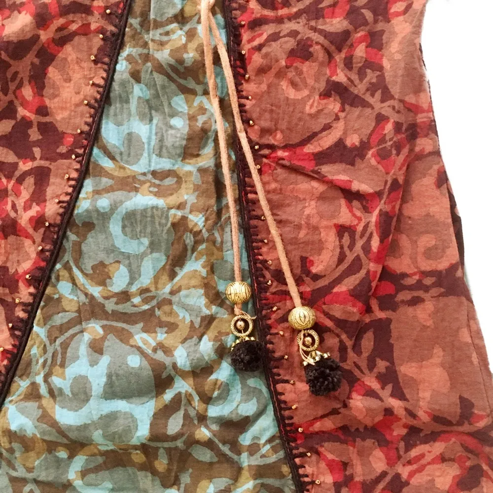 NWOT Women’s Tunic Medium Brown Black Floral - Image 5