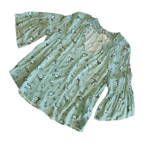 Millibon Floral‎ Blouse V Neck Bell Sleeve Smocked Top Green Size M Size M - Image 3