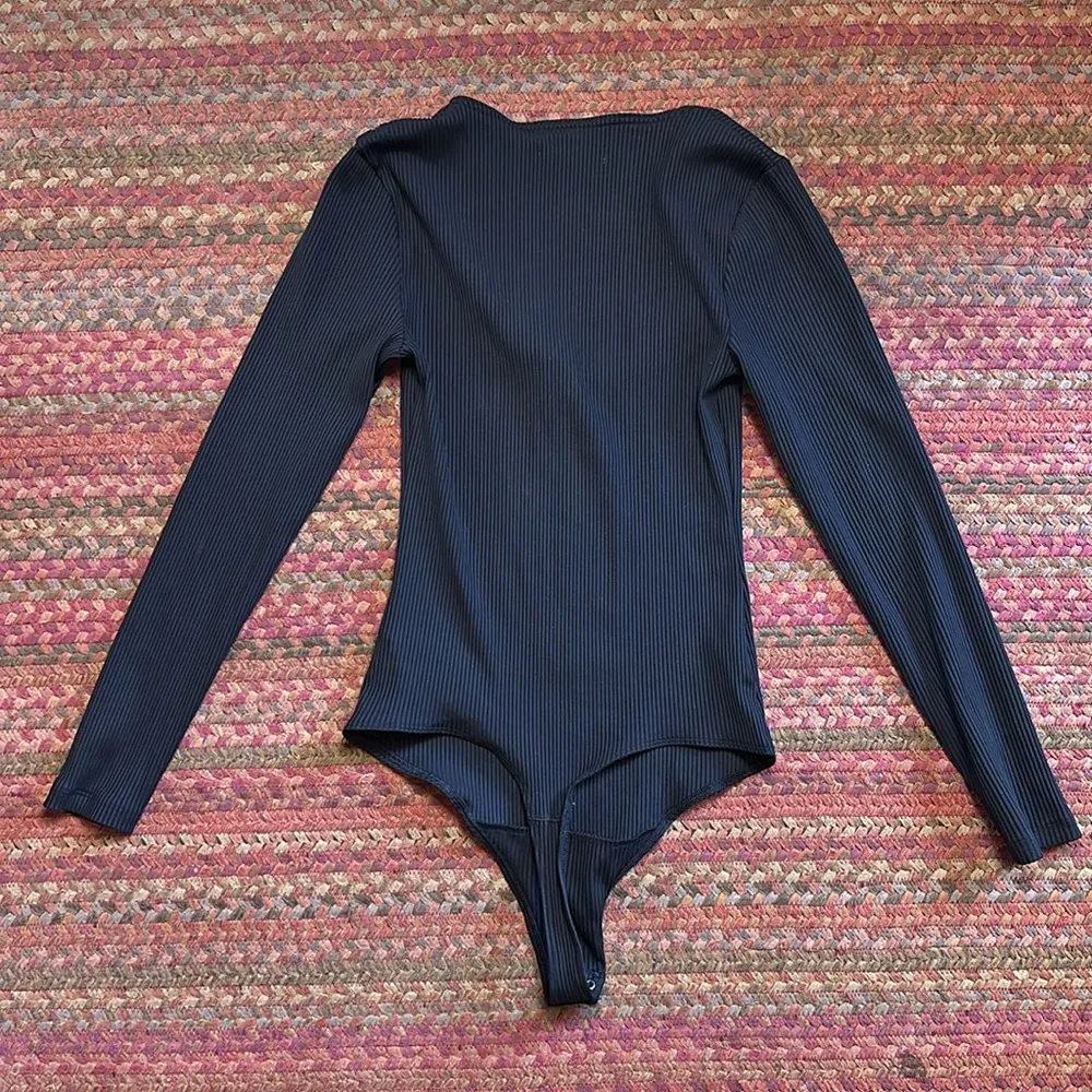 ABERCROMBIE BLACK RIBBED LONG SLEEVE ONE PIECE BODYSUIT THONG FIT - Image 5