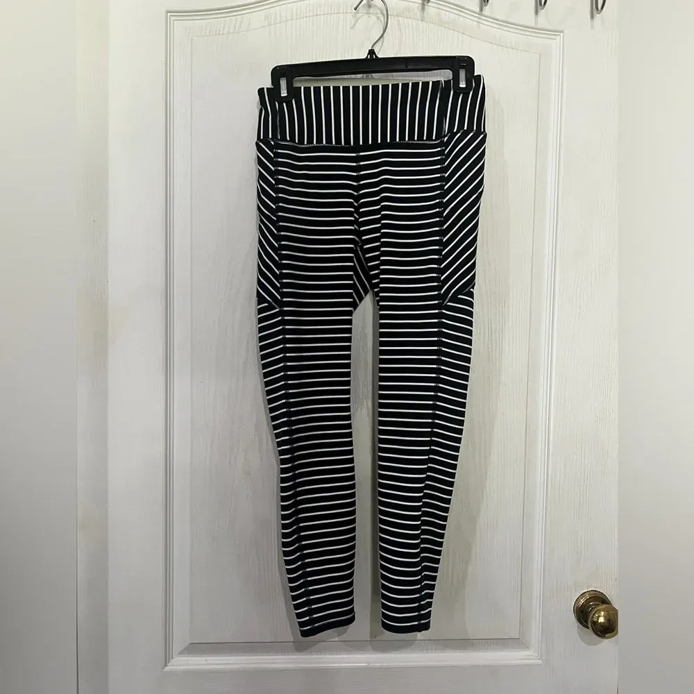 FINAL PRICE Athleta Comtender 7/8 Tight in Powerlift - Image 2