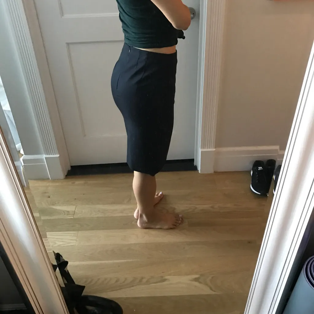 Benetton Navy pencil skirt - size 38 - Image 2