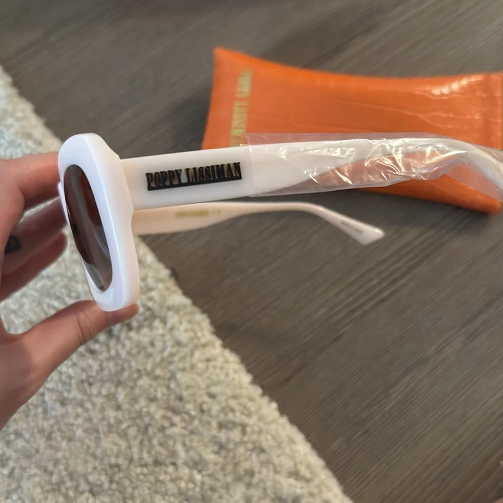 NWT Poppy Lissiman Rio sunglasses in soft pink - Image 10