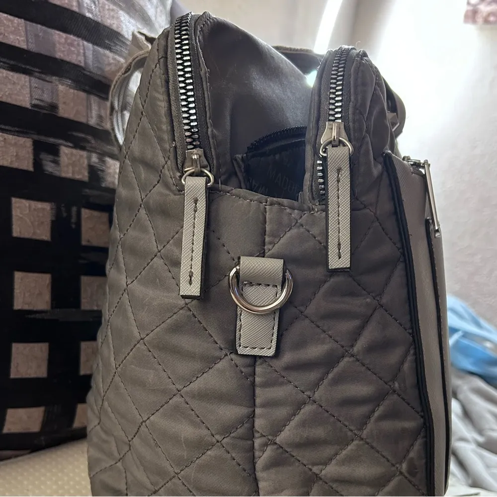 Steve Madden Quilted Travel /Carry On Bag. - Image 11