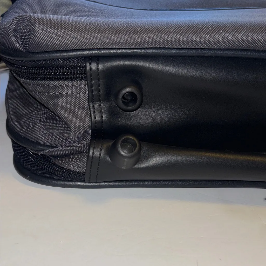 SAMSONITE GREY BLACK OVERNITE CARRY - Image 3