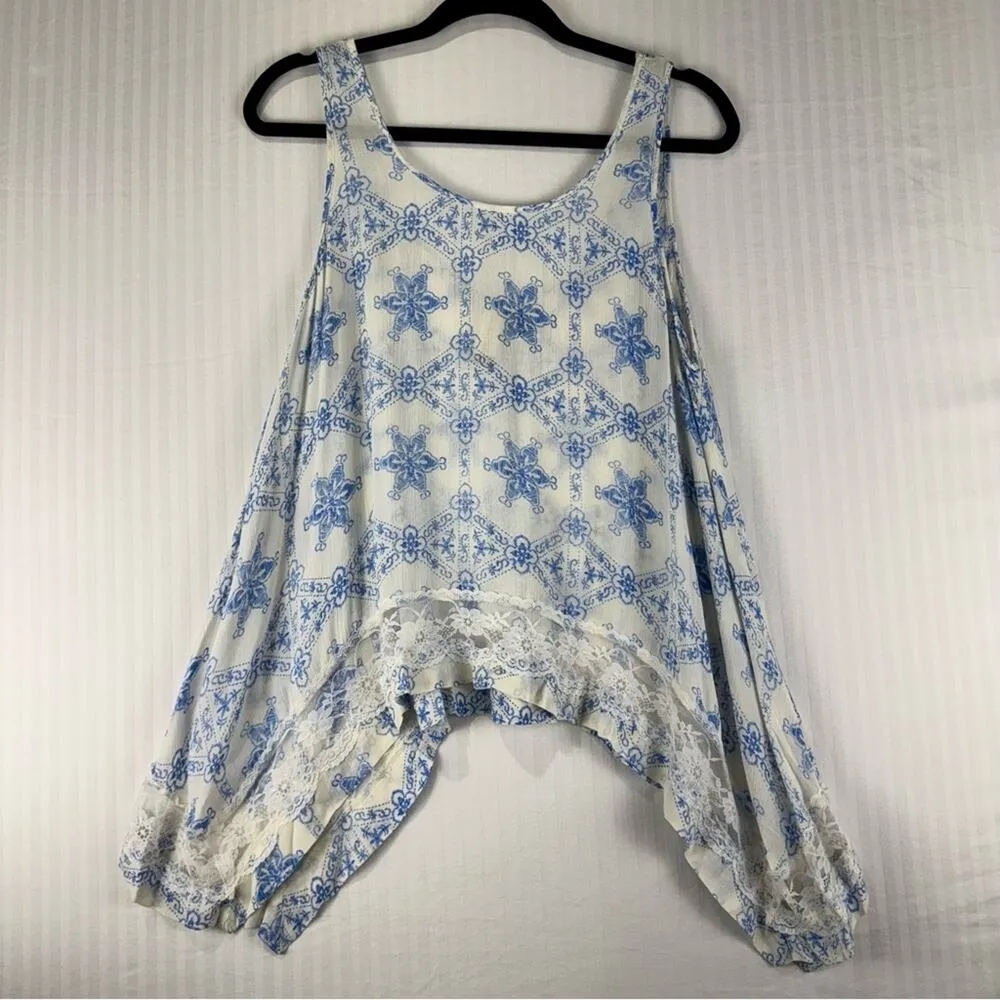 Mimi Chica Sleeveless Rayon Blouse White & Blue Print Size Medium Asymmetrical - Image 2