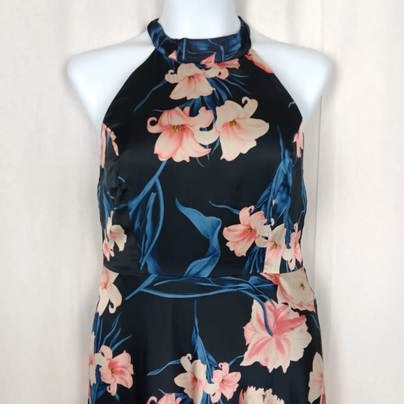 Lulu's Blooming Garden Black Floral Print Halter Maxi Dress Size XL NWOT - Image 2