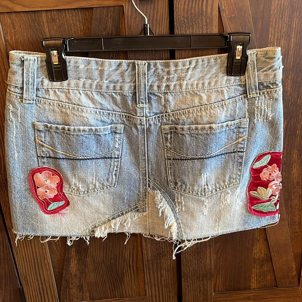 Denim embellished distressed mini skirt Blue Size M - Image 2