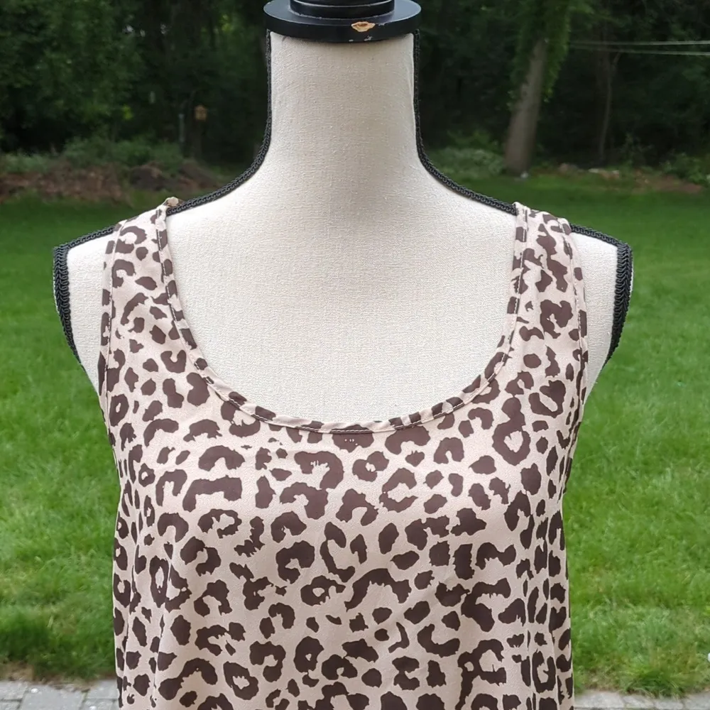 NWT Ambiance Apparel 1/4 Back Zipper High Low Waist Sleeveless Top - Image 3