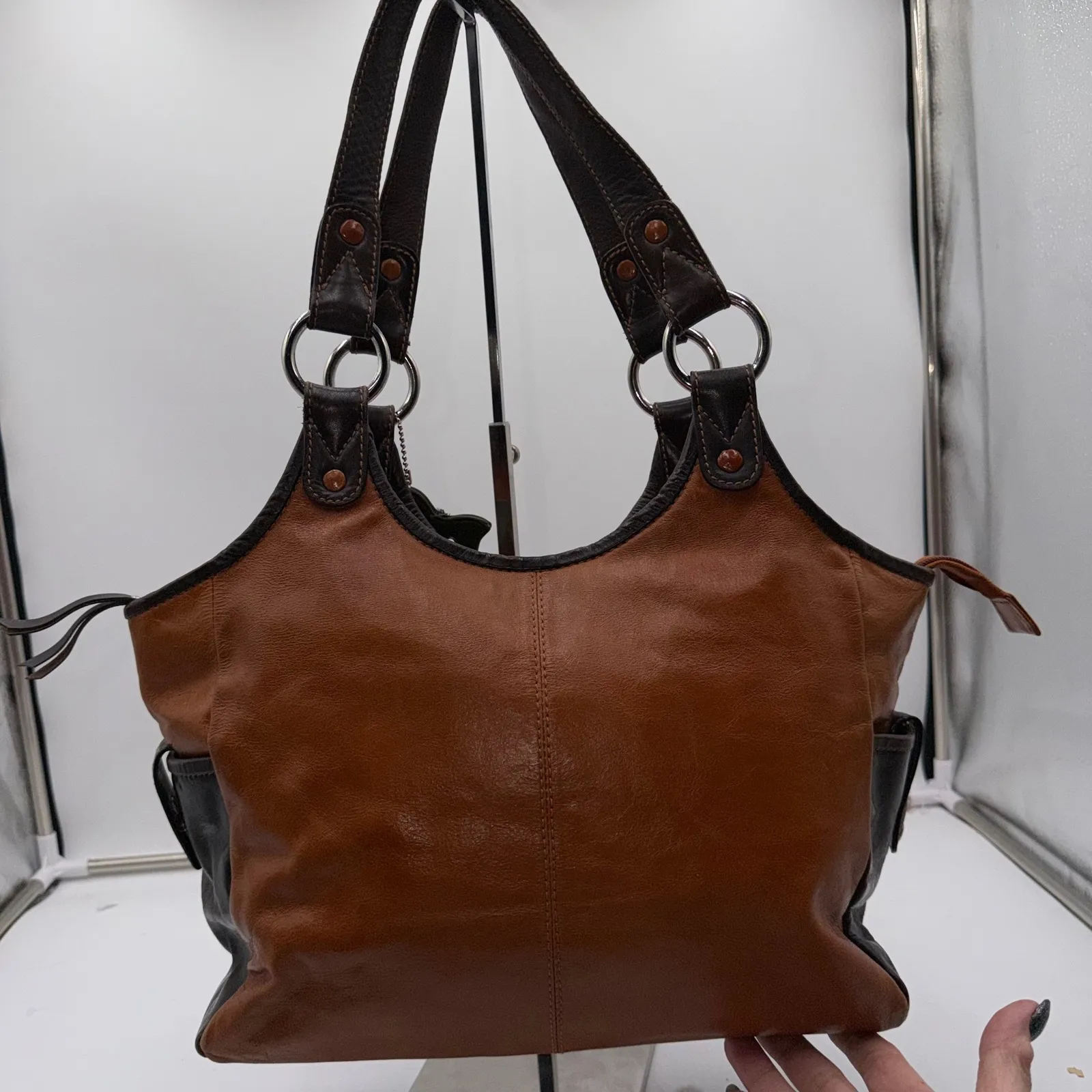 Nino Rossi Brown Leather Hobo Shoulder Bag Owl Charm Zip Pockets - Image 4