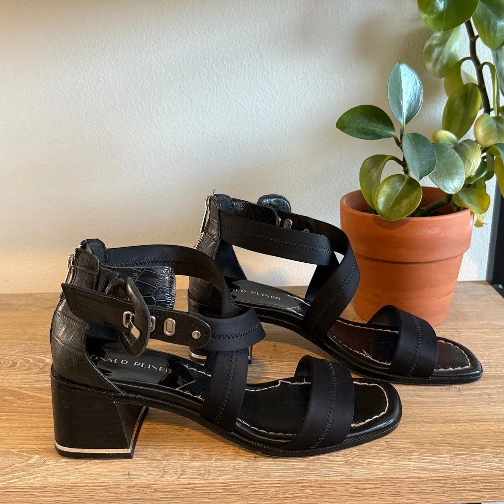 Donald J. Pliner Helen Black Sandal Block Heels, 9 - Image 5