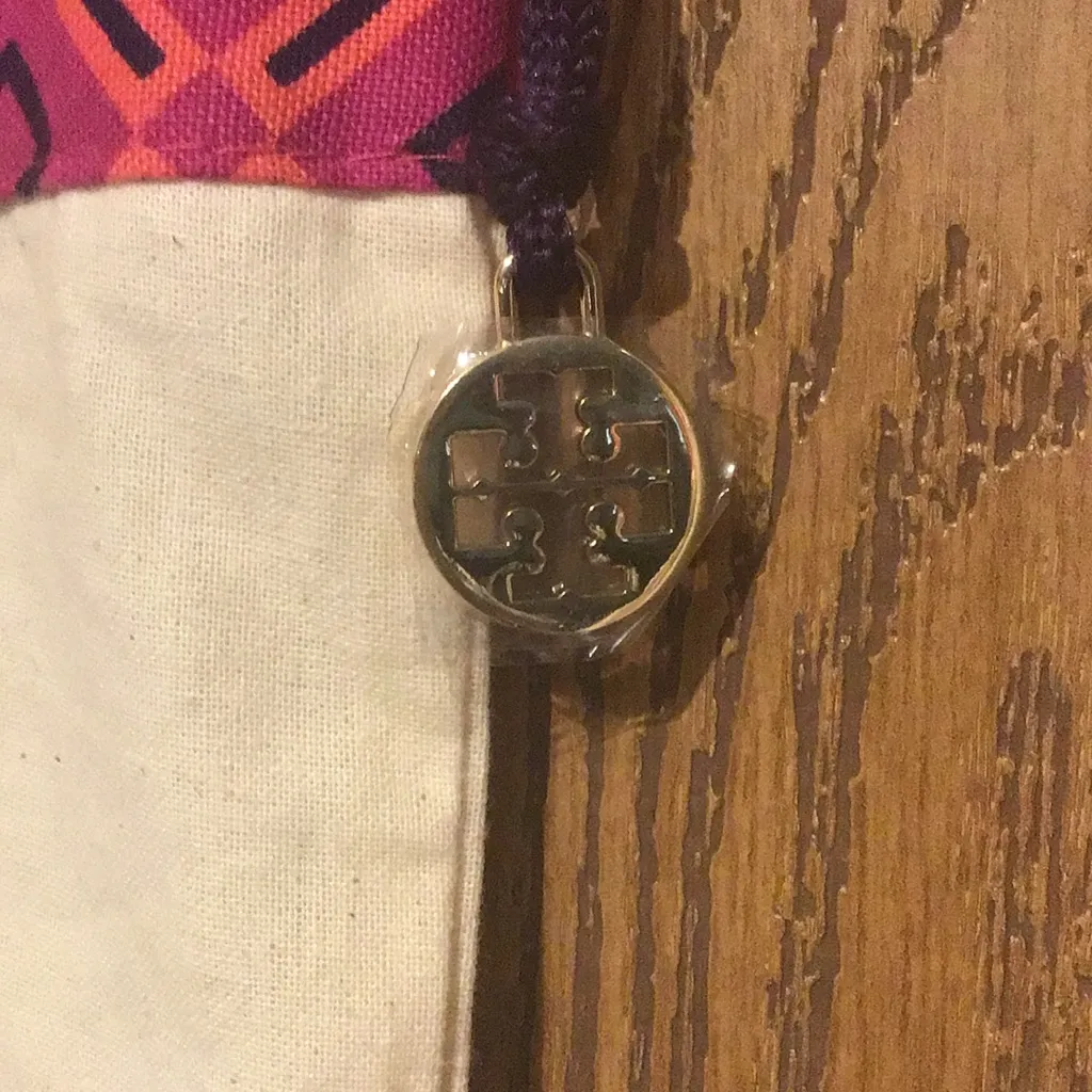 Tory Burch LARGE Dust Bag  Cream/ the orange and pink pattern  L 21”x W 22 “ - Image 4