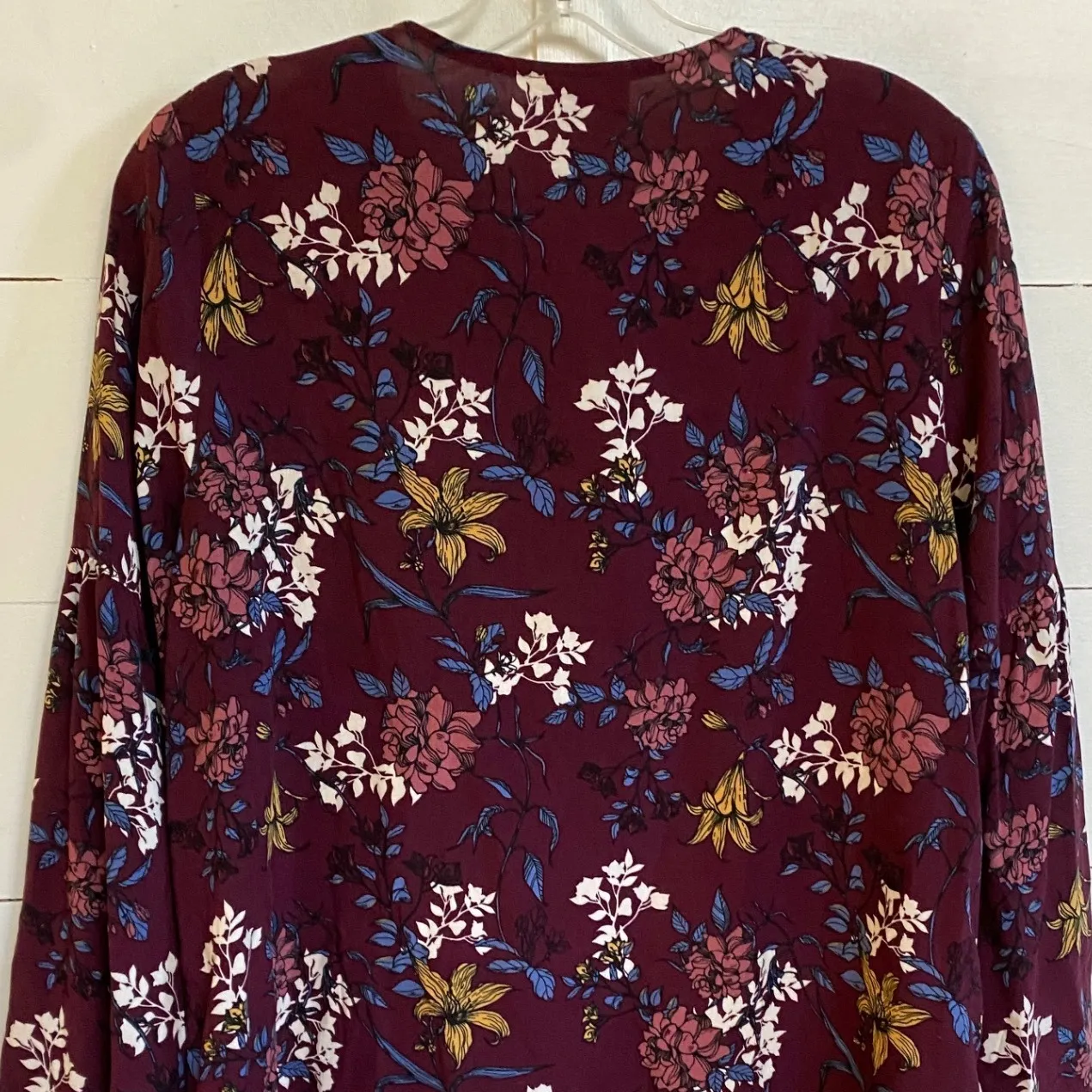 Ariat Women's Roulette Tie Neck Blouse Fancy burgundy Velvet‎ Floral - Small - Image 8