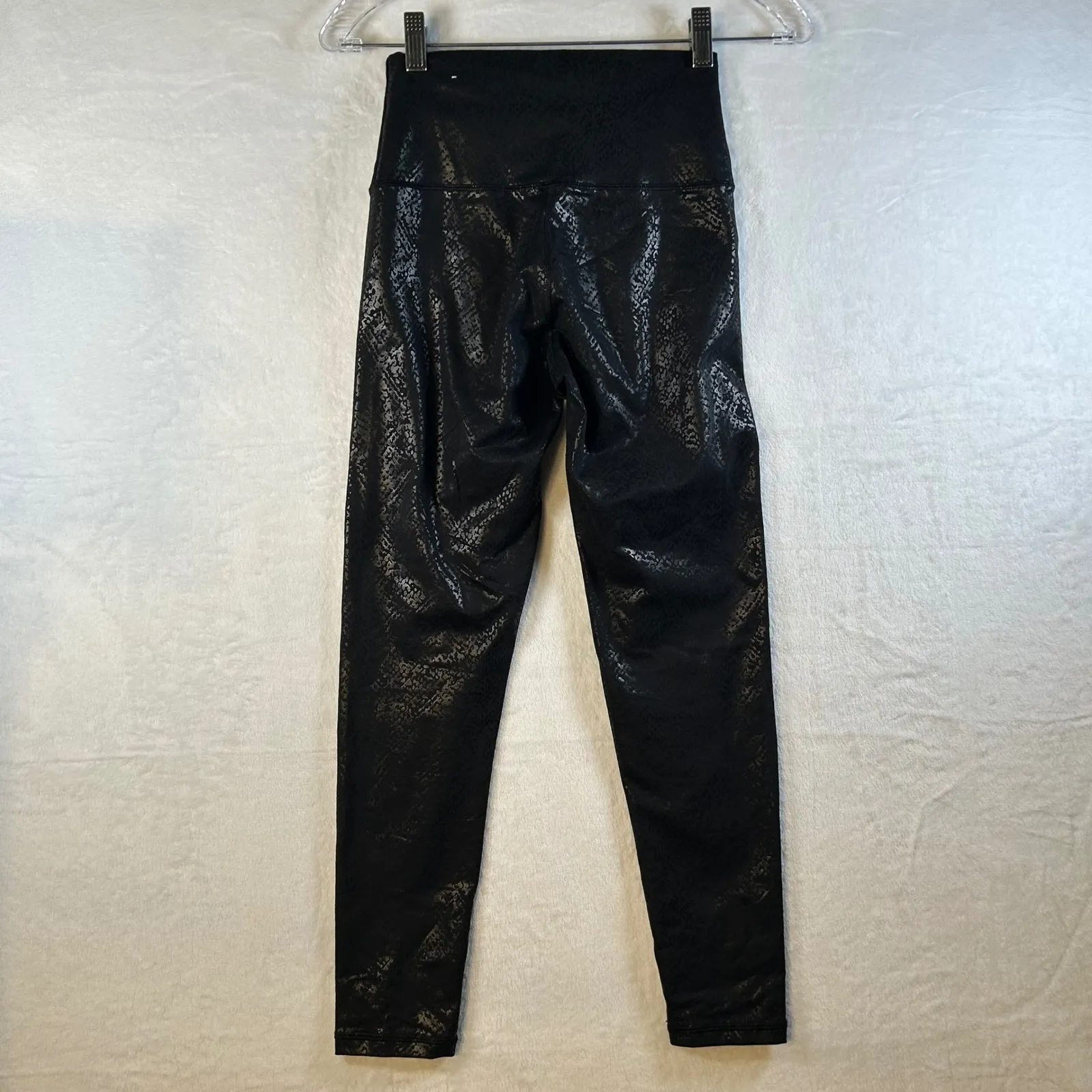 Offline by Aerie Black Snake Print High Waisted Leggings Short Small Courtney Size undefined - Image 4