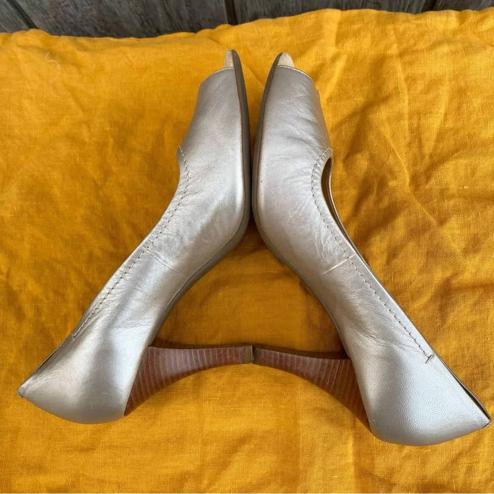 Aerosoles Peep Hole Soft Upper Leather Pump Heels Size 10 - Image 4