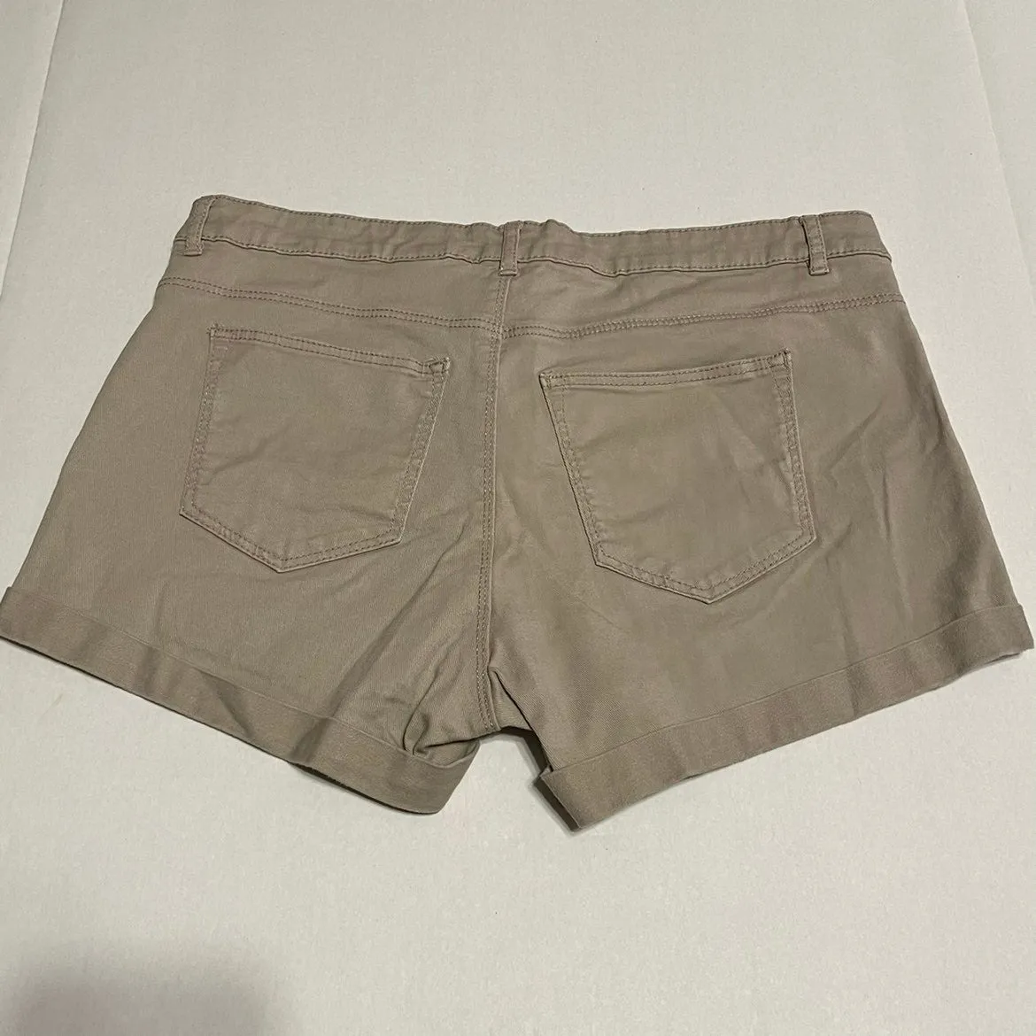 H&M khaki Shorts Women's size‎ 12 khaki tan rolled up shorts - Image 9
