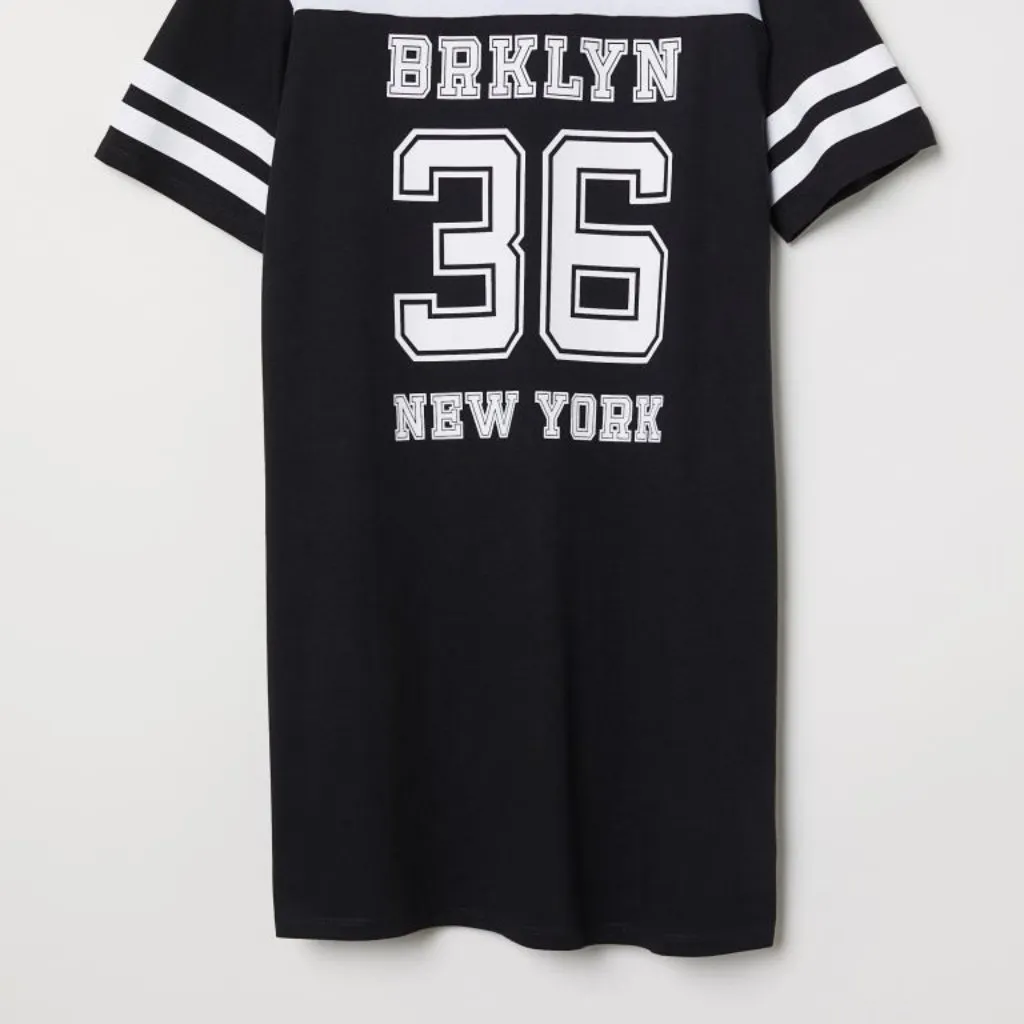 NWT H& M x DIVIDED T-shirt dress - Image 4