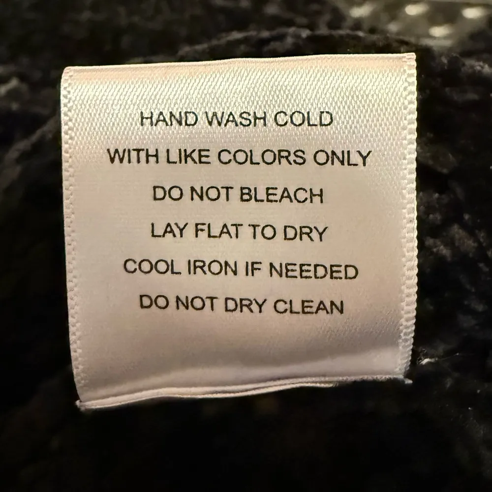 Altar’d State Long Sleeve‎ Cropped Chenille 3 Button Cardigan Black Size Small - Image 8