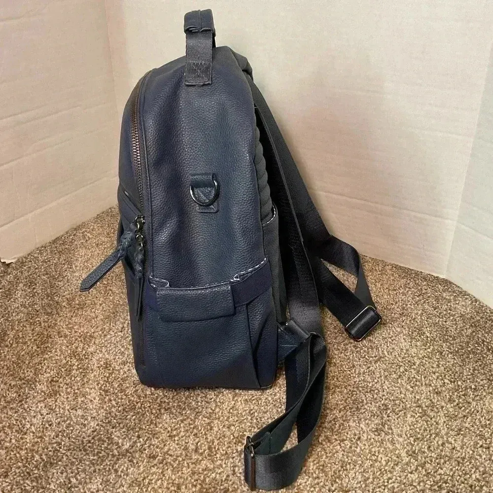 Rad|Rev navy blue backpack/diaper bag. Great condition! - Image 4