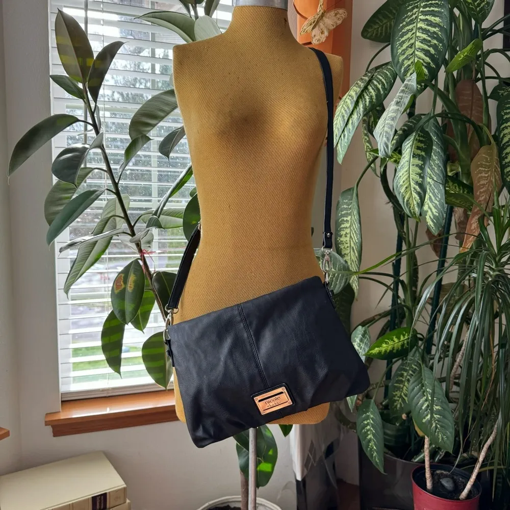 Nicole by Nicole Miller women’s black leather Bag - Image 5