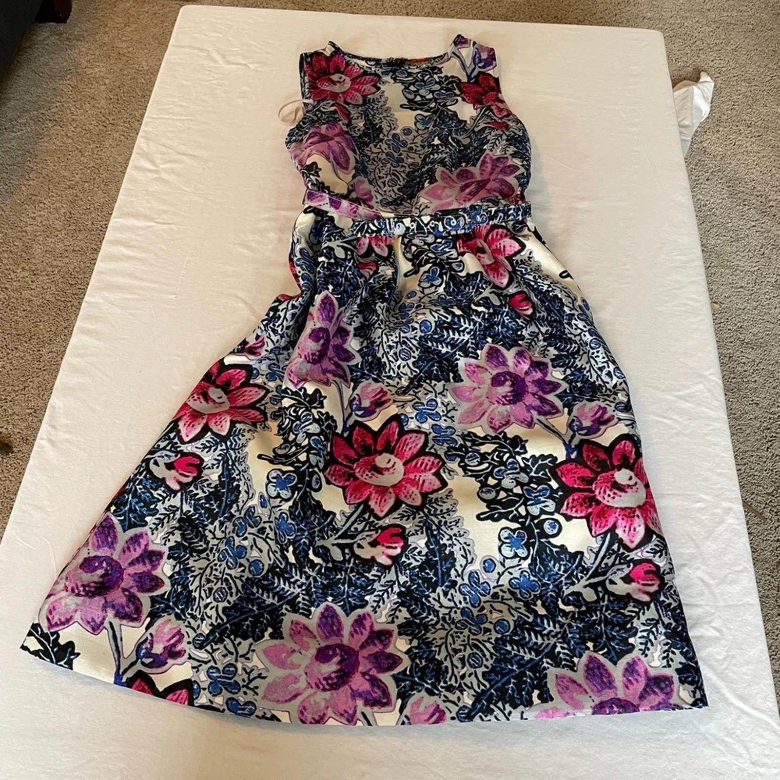 Taylor flower belted fit flare dress. Size 4. Vintage 50s vibes Retro Cocktail Blue - Image 2