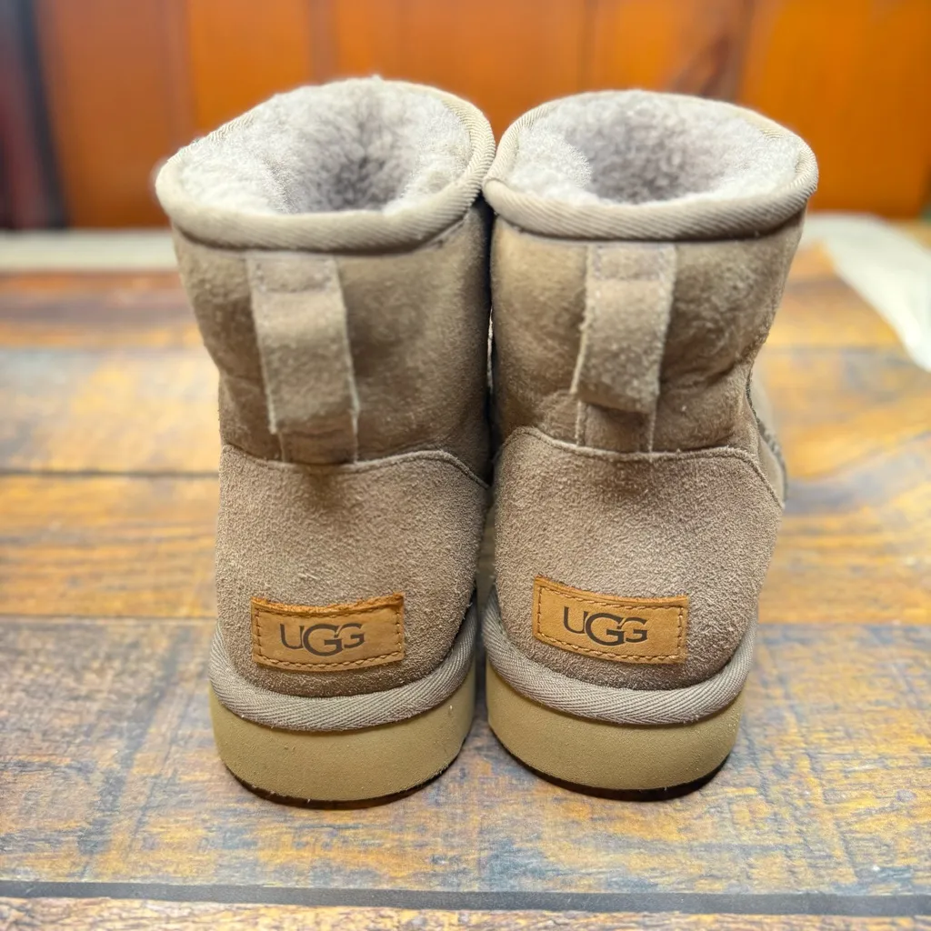 UGG Classic Mini II Boots Caribou Gray Taupe Suede Sheepskin Women's US 11 - Image 6