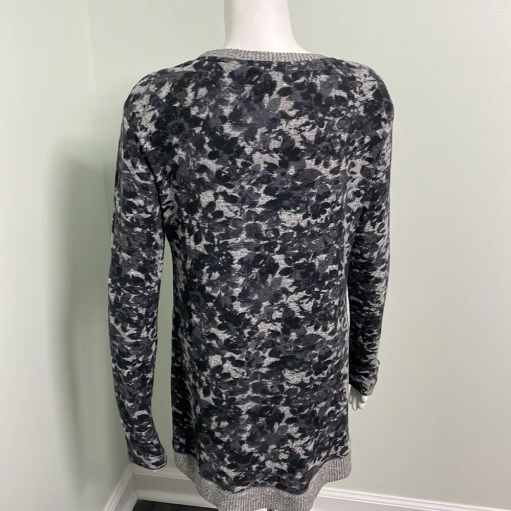 ANTHROPOLOGIE SATURDAY SUNDAY FLORAL BRUSHED FLEECE FUZZY HI LOW TUNIC SWEATER - Image 5
