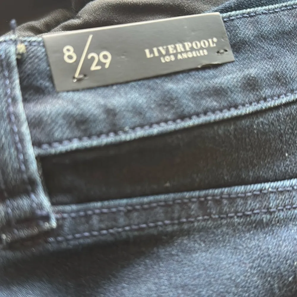 NWT liverpool X Nordstrom Kennedy Hi Rise Crop Straight Jeans Exposed Button - Image 7
