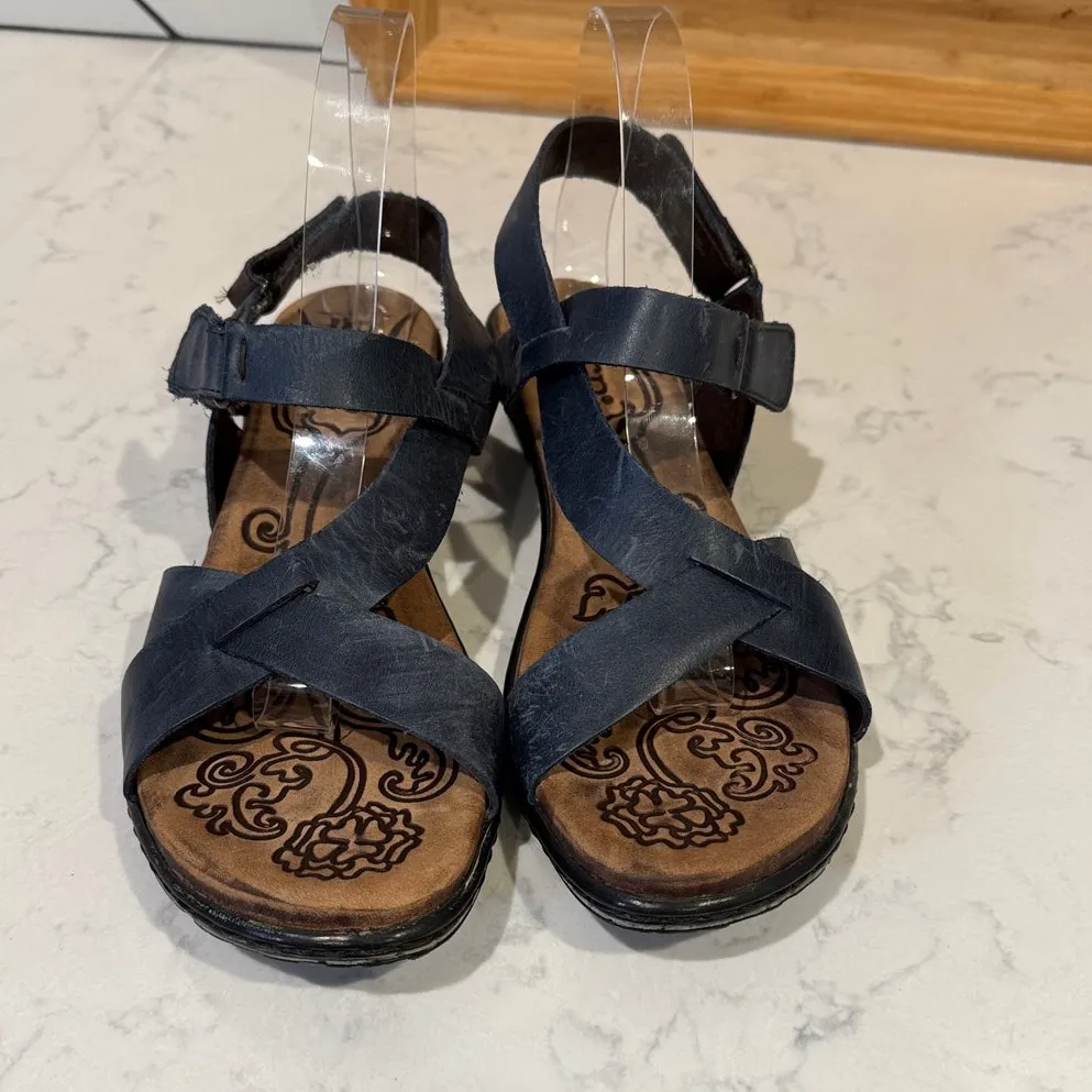 Born Boc Esmeralda blue leather size 10 Sandals mini wedge hook and loop - Image 4