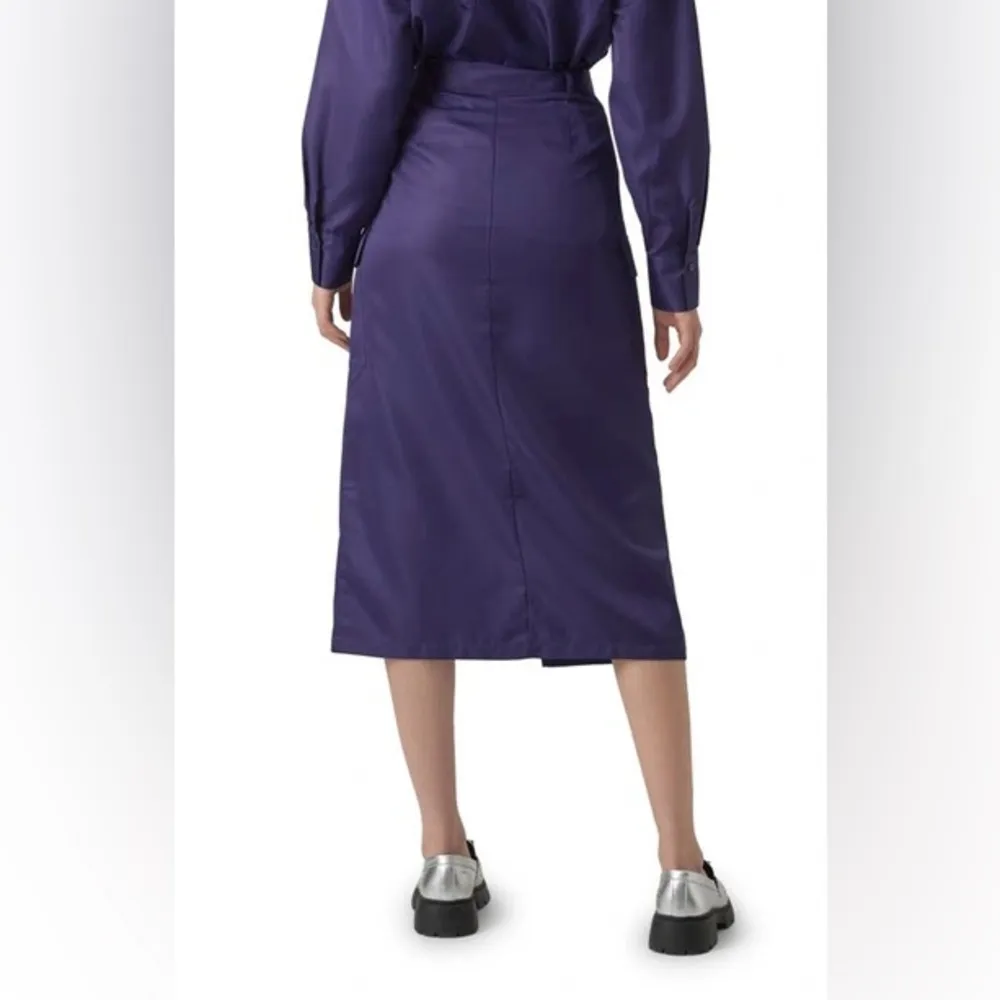 NWT Vero Moda Curve Sikka High Waist Cargo Midi Skirt Astral Aura Purple Satin - Image 2