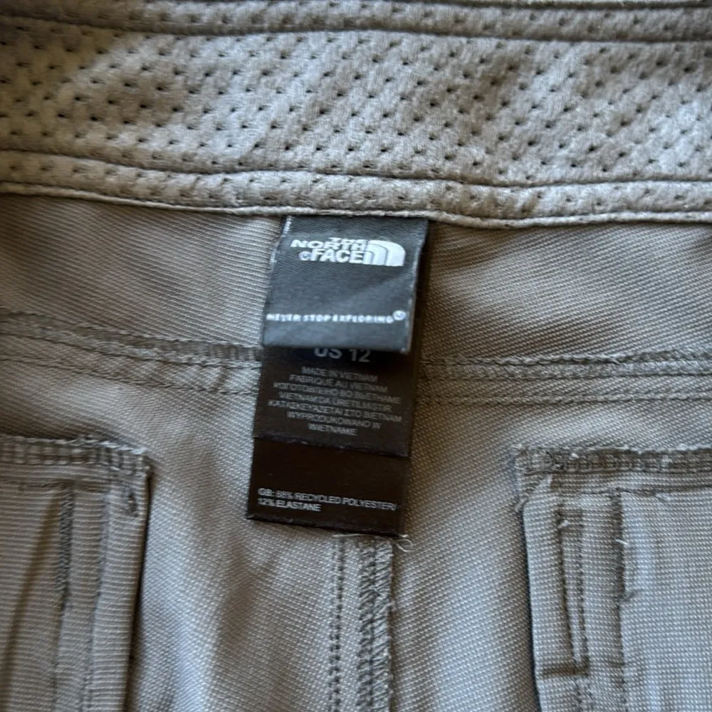 The North Face Gray Cargo Pants Lightweight and Quick-Drying - Image 8