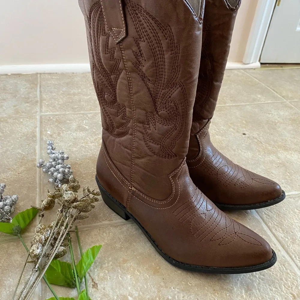 Women's Brown Western Boots - Image 2
